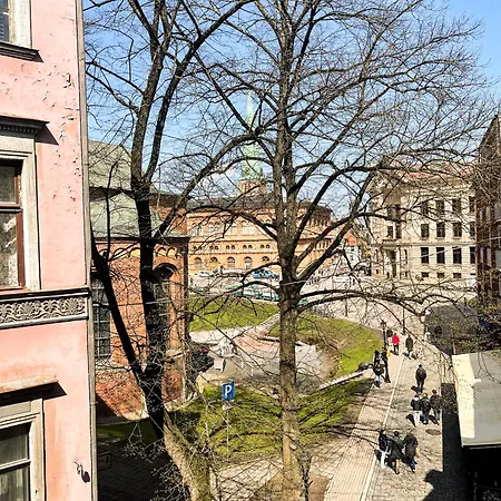 Dome Square Apartment, Old Town アパート